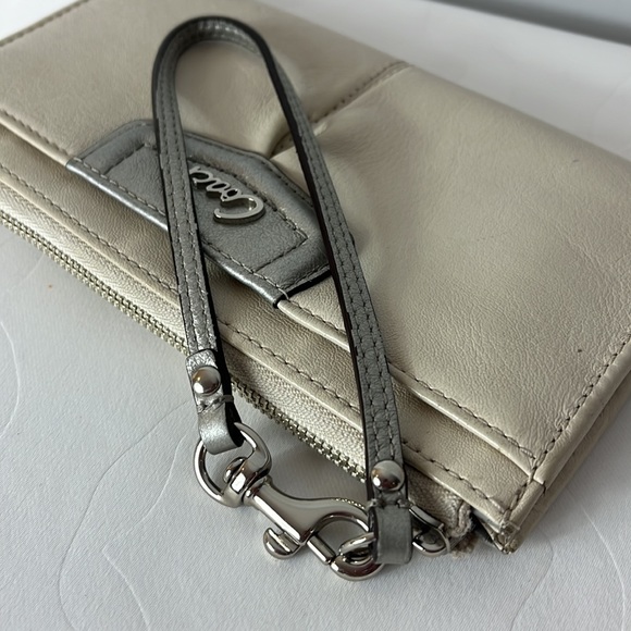 Coach Leather Wallet Wristlet in Off White & Silver - Picture 5 of 12